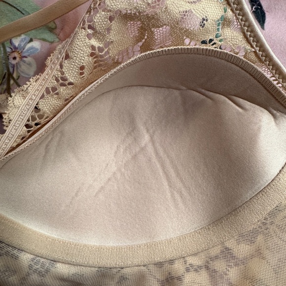 Maidenform Lace Bralette in Beige - Picture 7 of 8